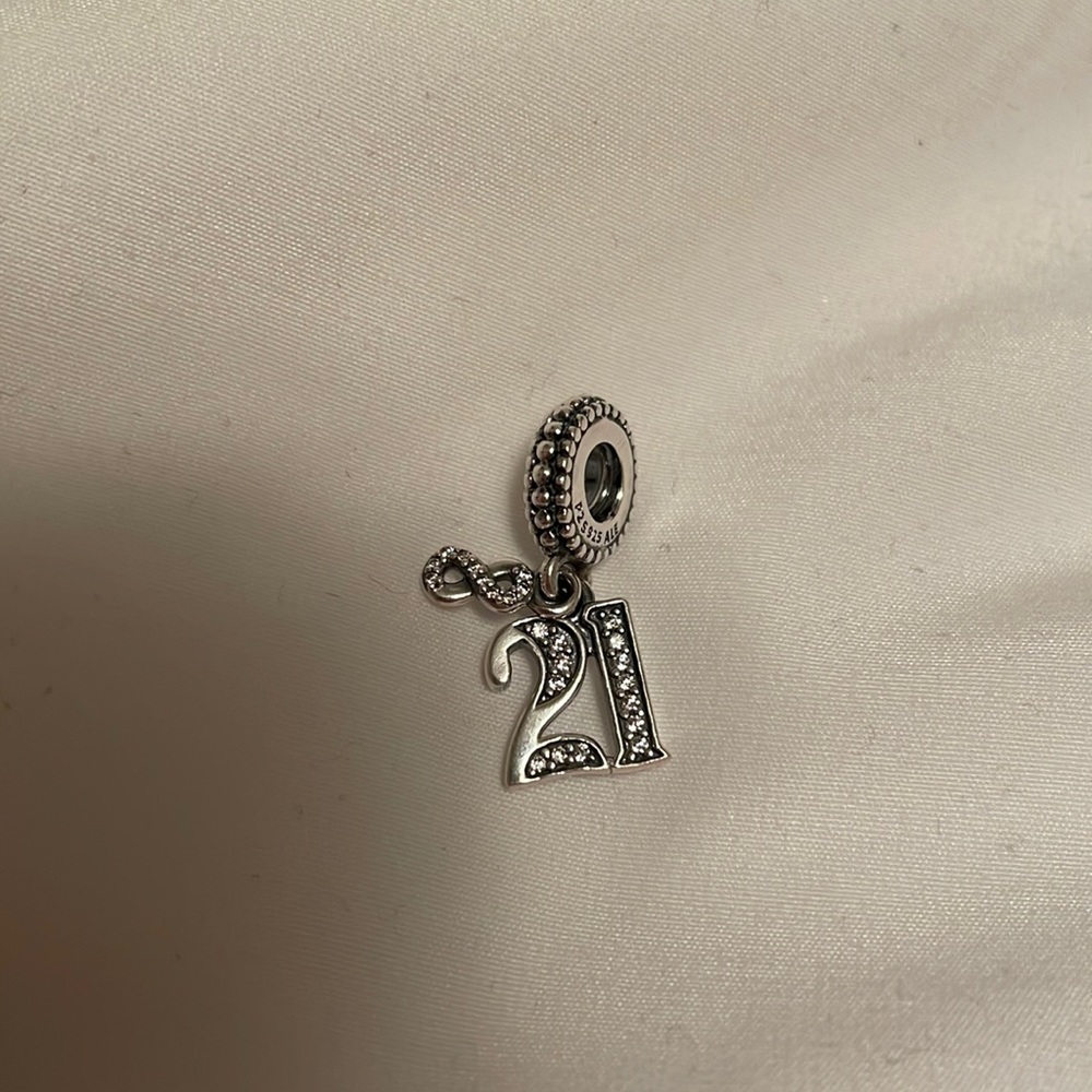 Pandora 21 infinity charm